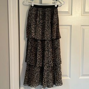 TopShop tiered skirt, Size 4. Worn once, excellent condition.